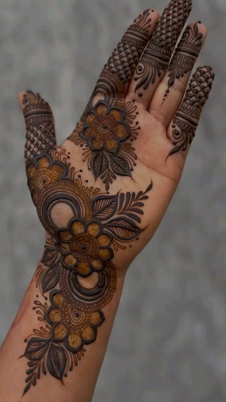 Classic Arabic Mehndi Design #22