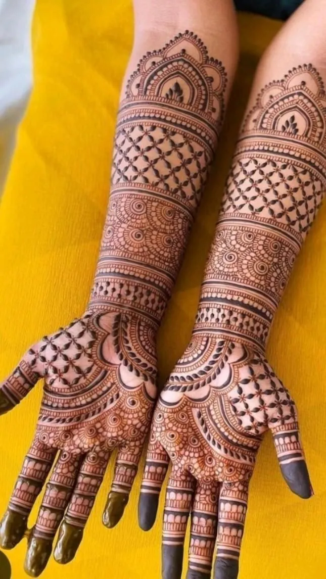 Modern Arabic Mehndi Design #31