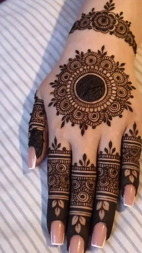 Beautiful Arabic Mehndi Design #74