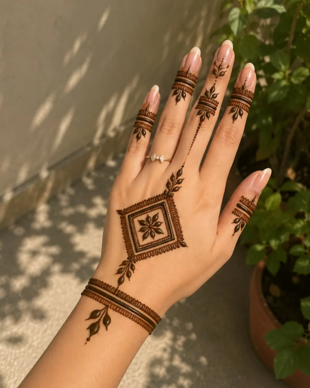 Modern Arabic Mehndi Design #81