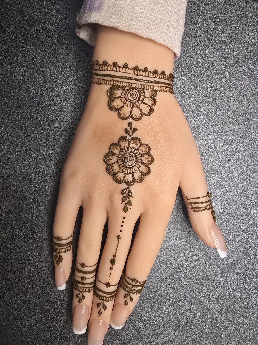 Latest Arabic Mehndi Design #95