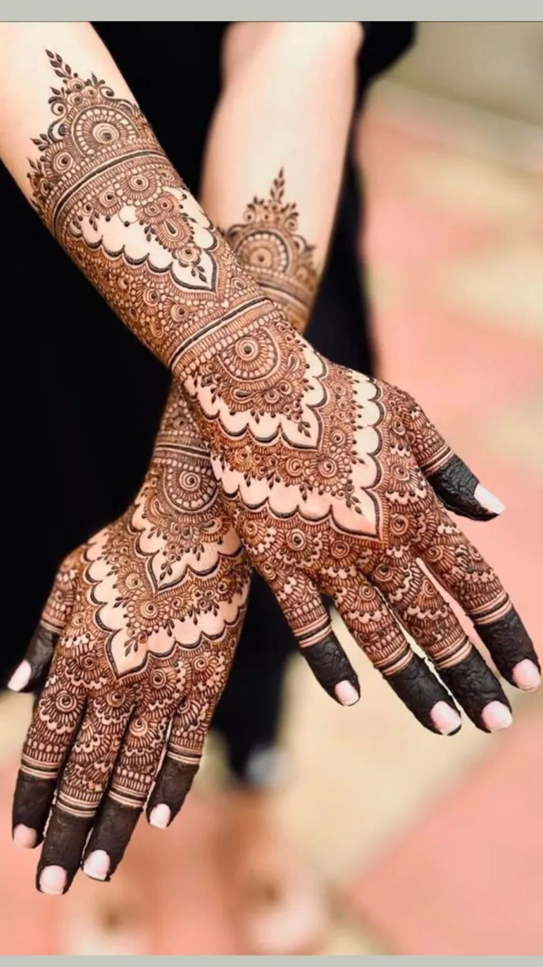 Elegant Bridal Mehndi Design #10