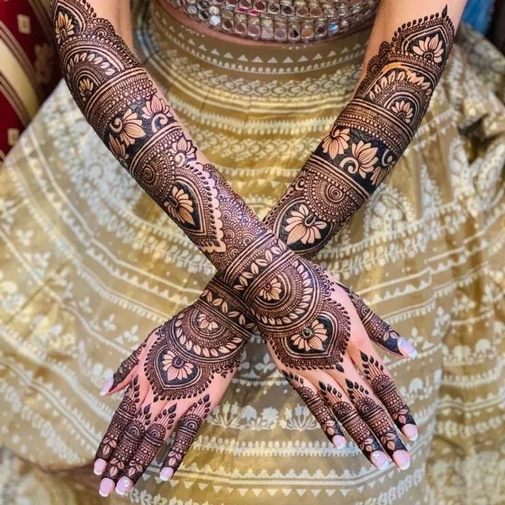Stylish Bridal Mehndi Design #13