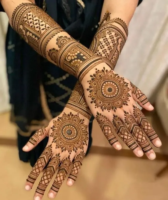 Trendy Bridal Mehndi Design #16