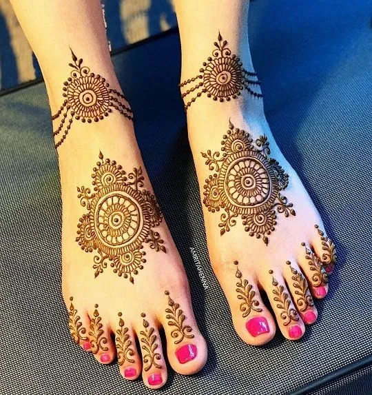 Beautiful Feet Mehndi Design #14
