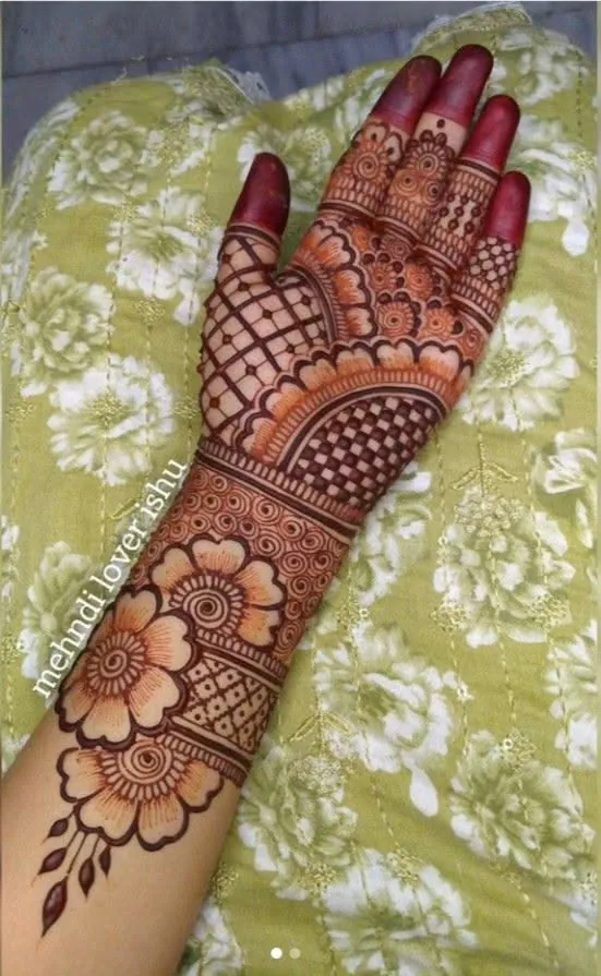 Elegant Simple Mehndi Design #100