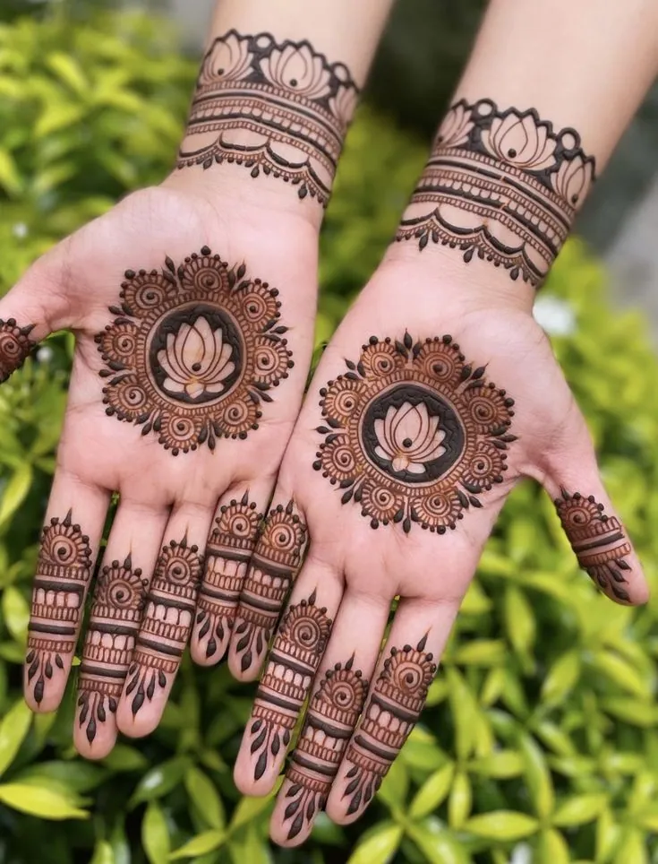 Stylish Simple Mehndi Design #103