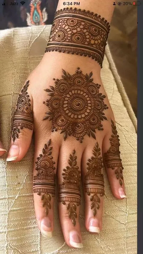 Trendy Simple Mehndi Design #116