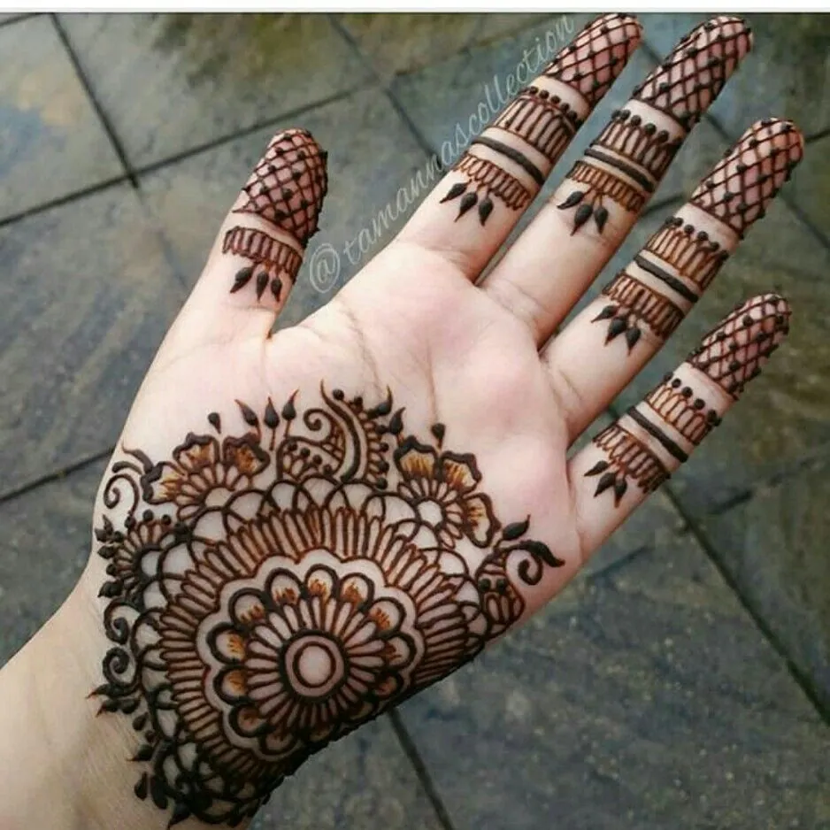 Latest Simple Mehndi Design #125