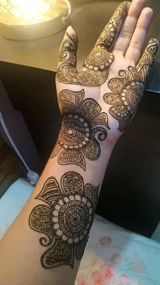 Graceful Simple Mehndi Design #127