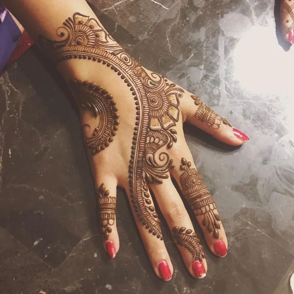 Classic Simple Mehndi Design #152
