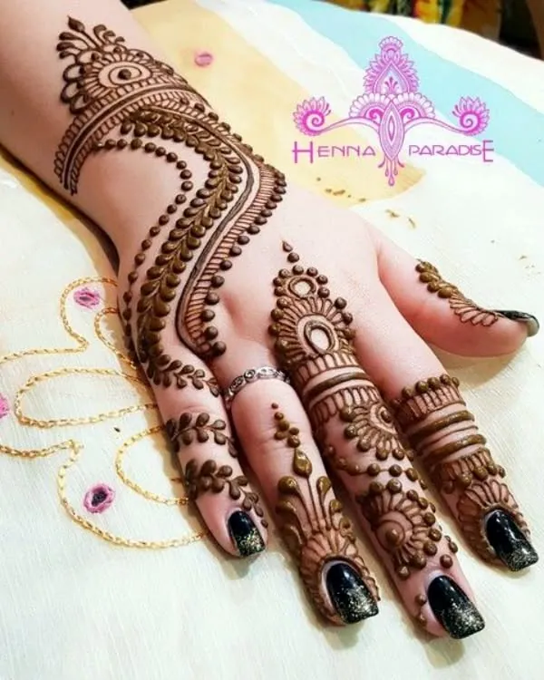 Stylish Simple Mehndi Design #153