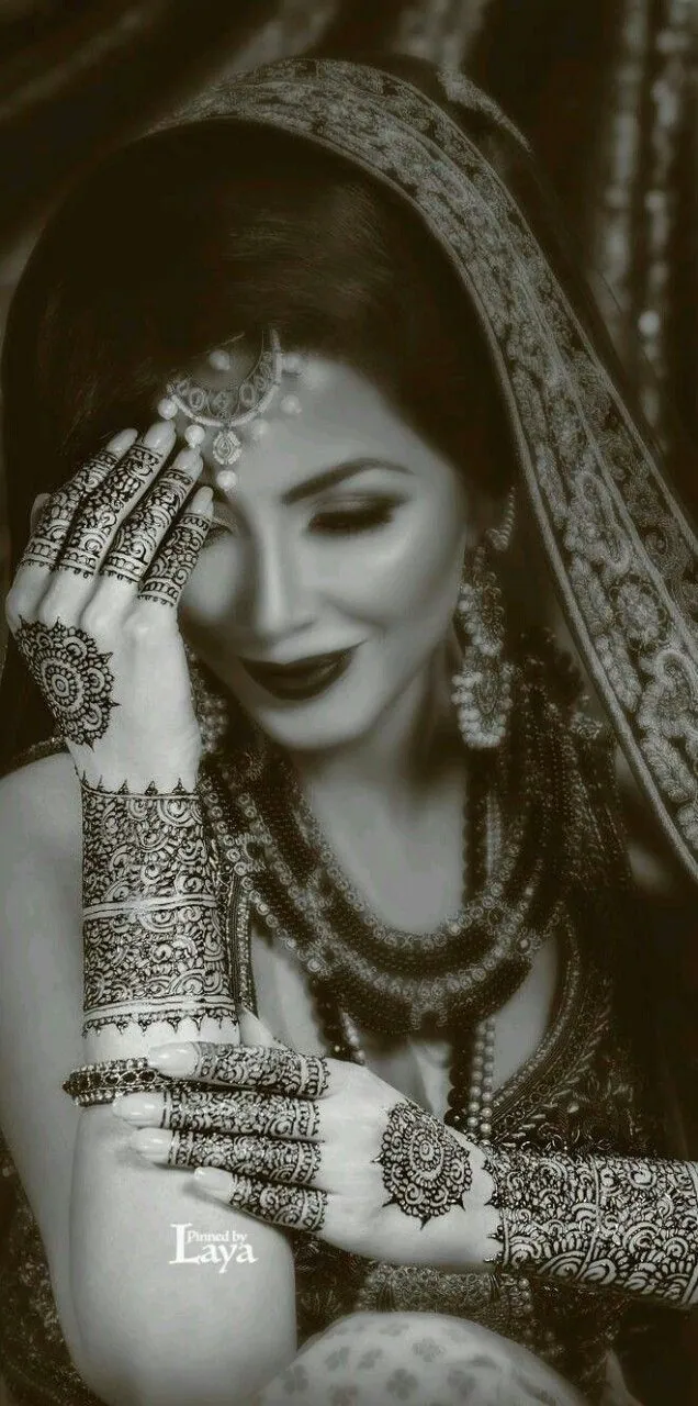Trendy Simple Mehndi Design #166
