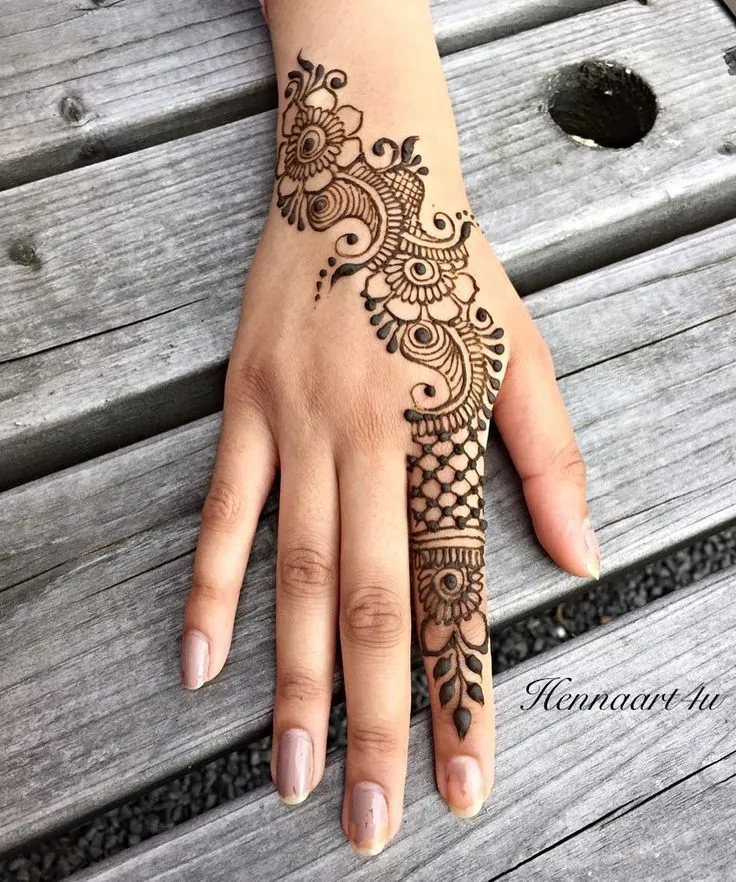 Beautiful Simple Mehndi Design #194