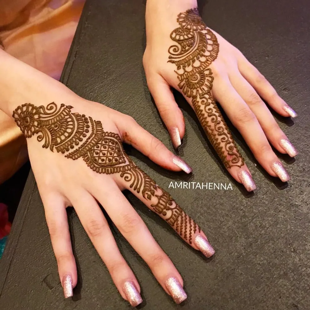 Latest Simple Mehndi Design #195