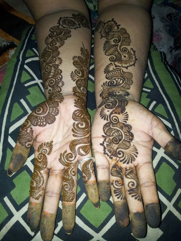 Trendy Simple Mehndi Design #196