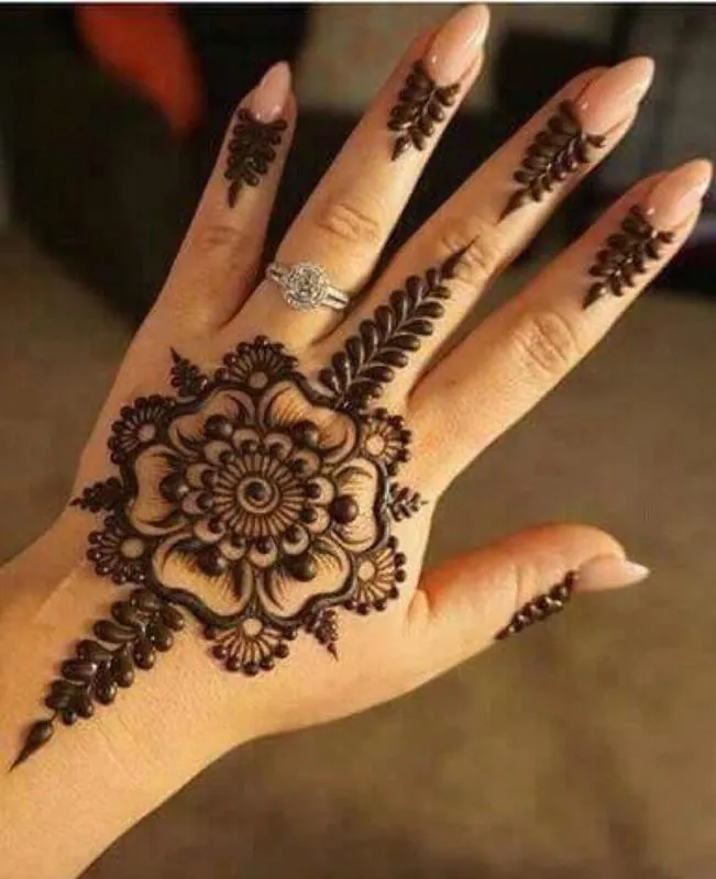 Intricate Simple Mehndi Design #208