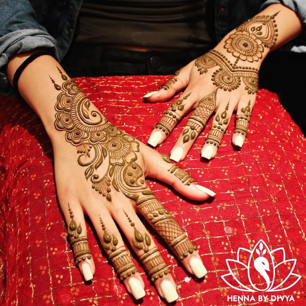 Modern Simple Mehndi Design #211