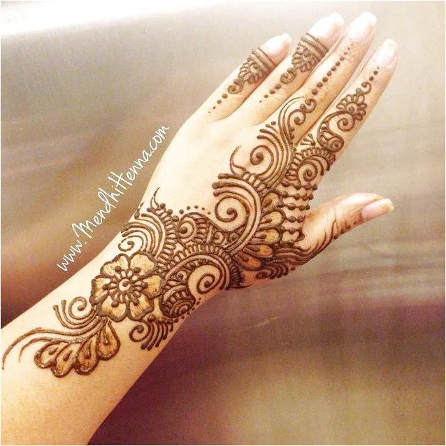 Classic Simple Mehndi Design #212