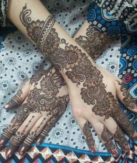 Latest Simple Mehndi Design #225