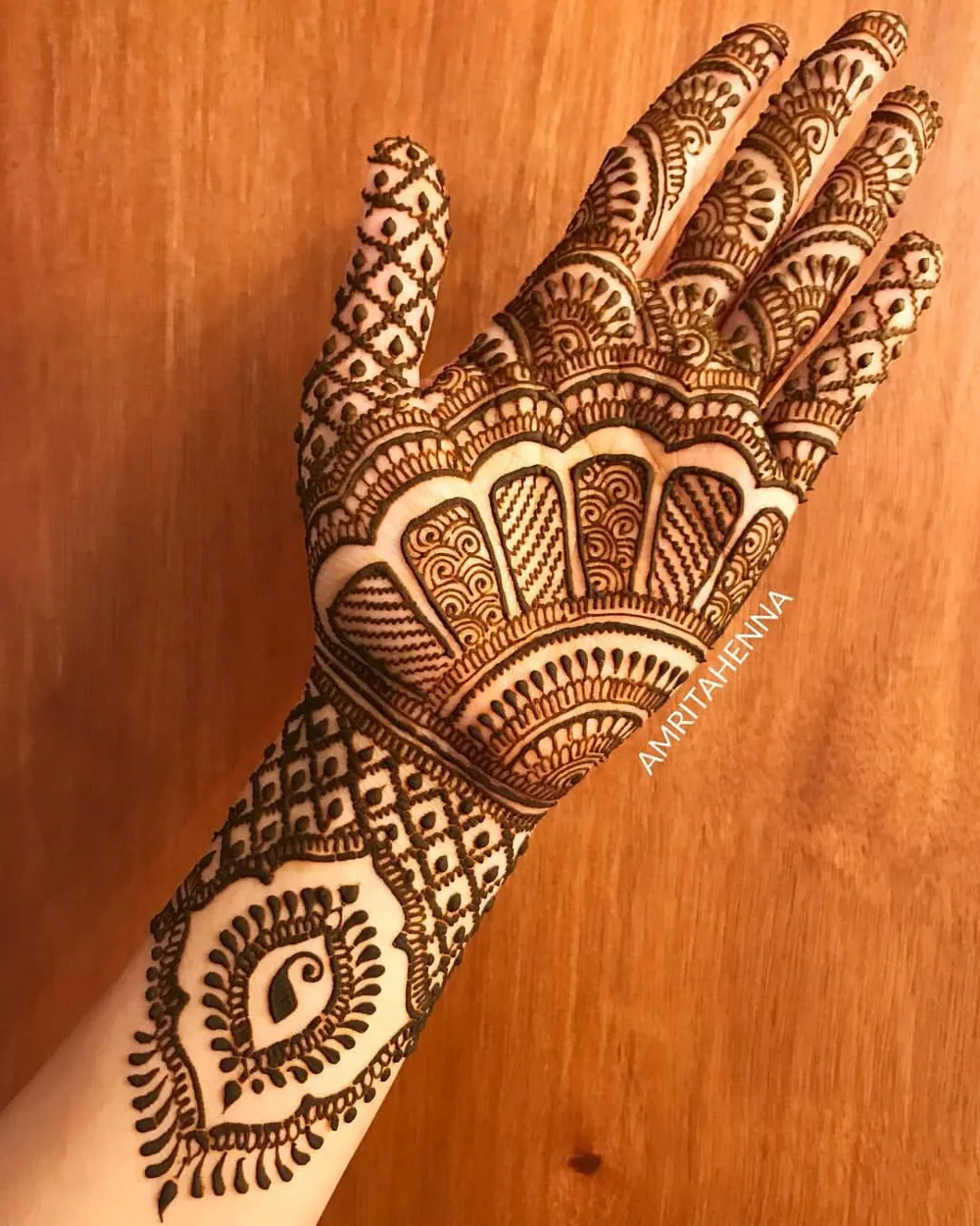 Charming Simple Mehndi Design #239