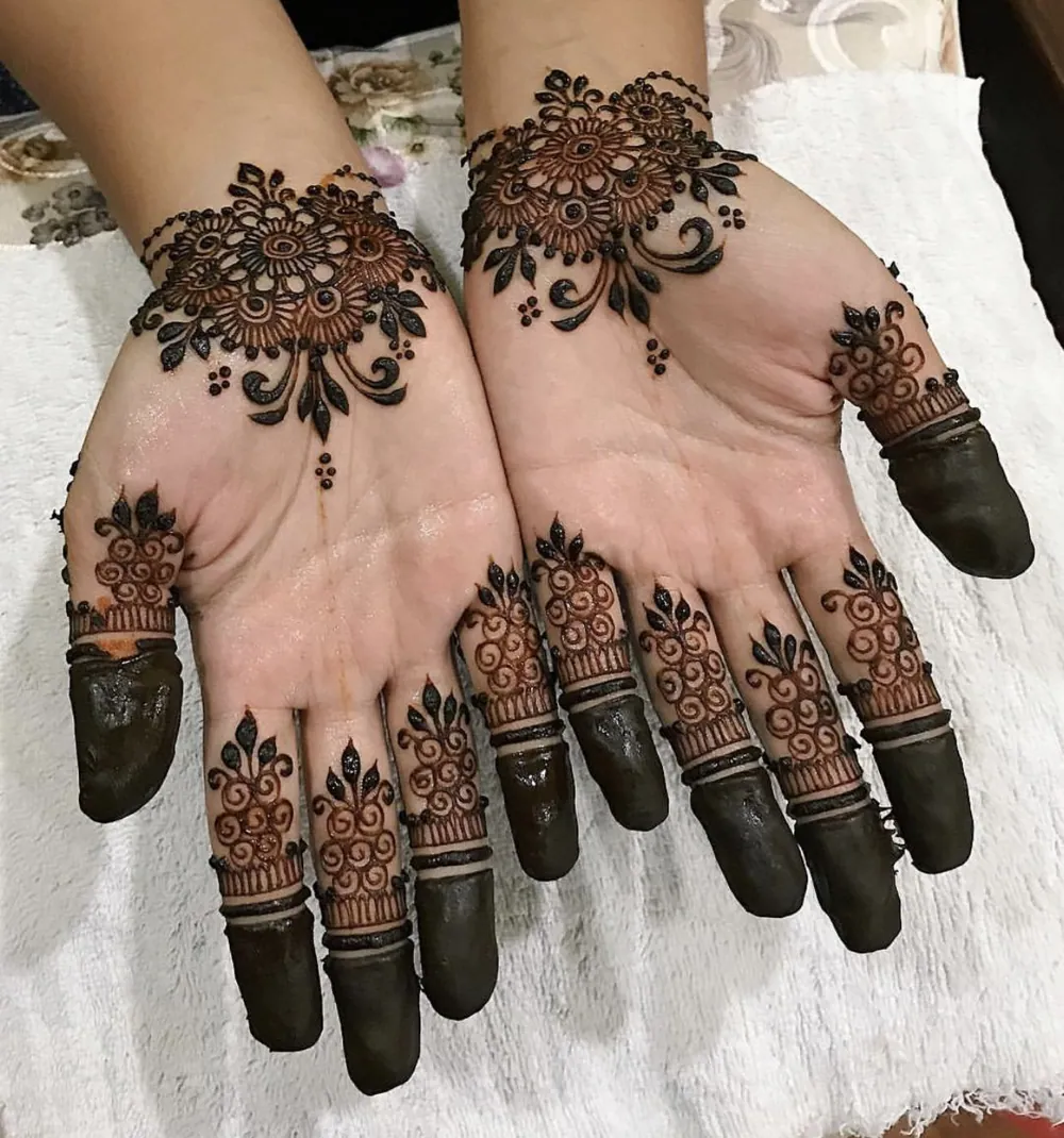 Classic Simple Mehndi Design #252