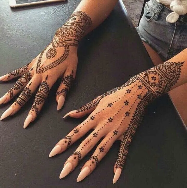 Elegant Simple Mehndi Design #280