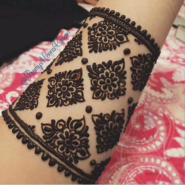 Latest Simple Mehndi Design #285