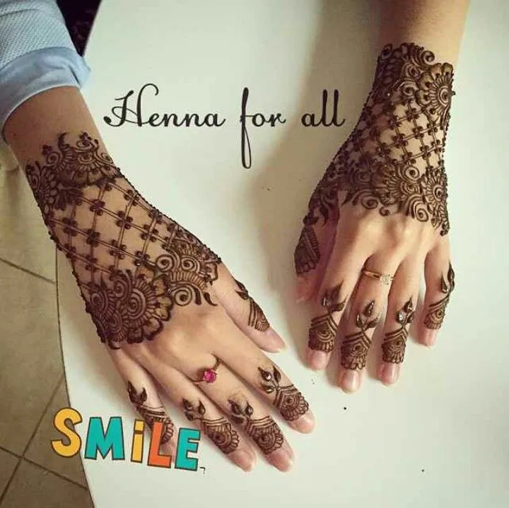 Elegant Simple Mehndi Design #290