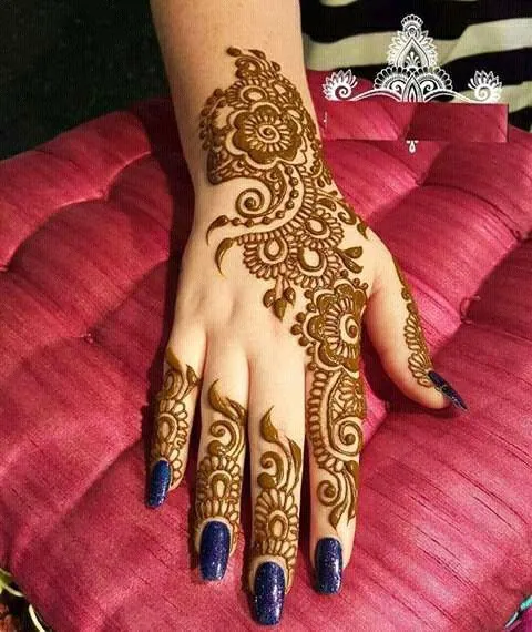 Trendy Simple Mehndi Design #296