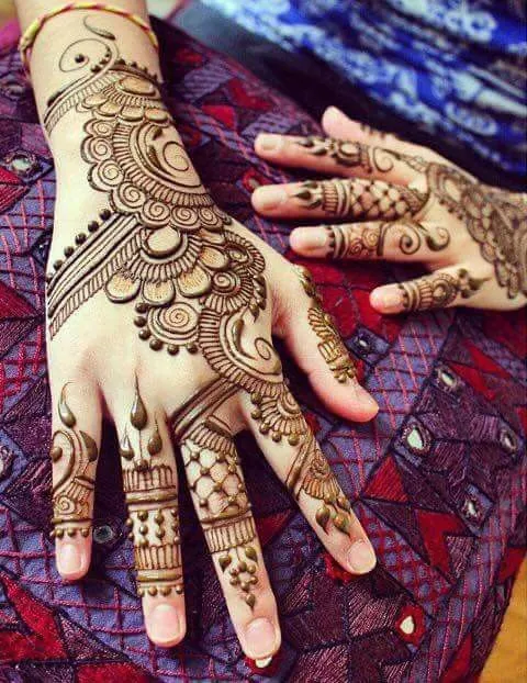 Beautiful Simple Mehndi Design #304