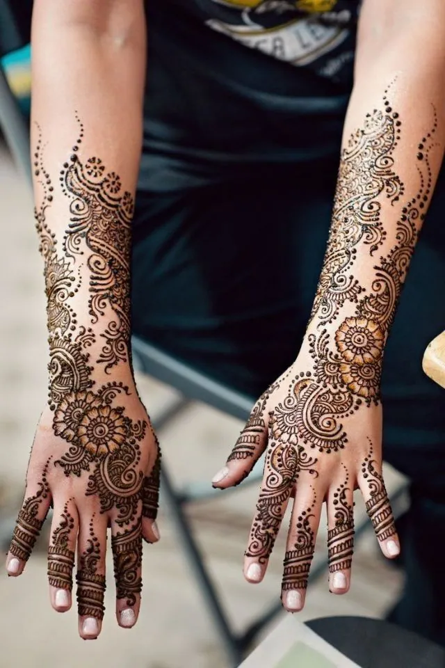 Intricate Simple Mehndi Design #308