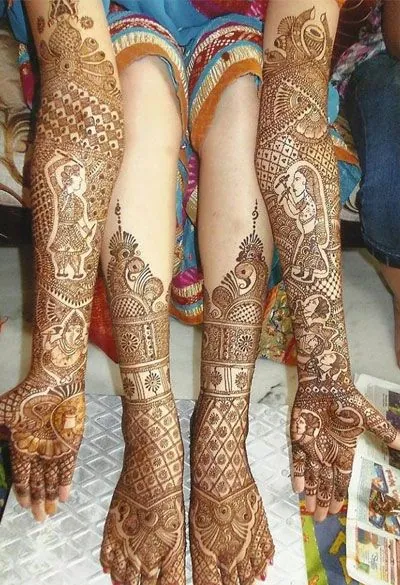 Graceful Simple Mehndi Design #327