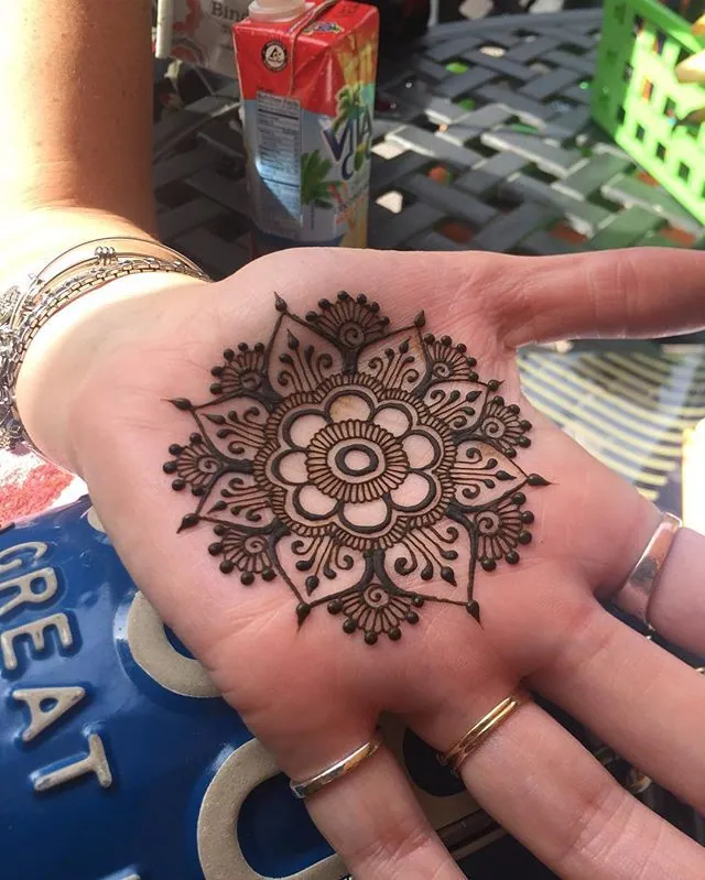 Graceful Simple Mehndi Design #337