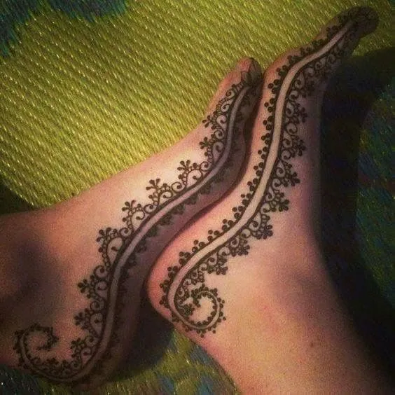 Modern Simple Mehndi Design #341
