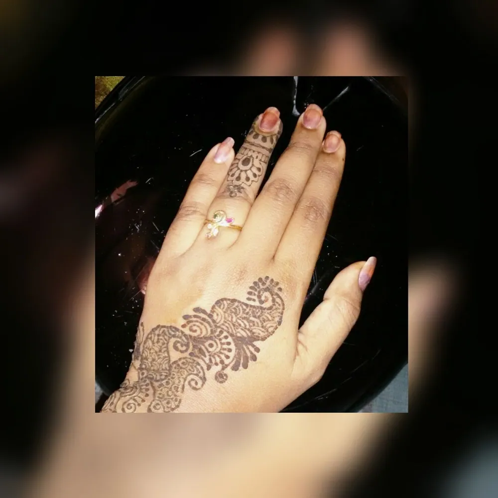 Graceful Simple Mehndi Design #347