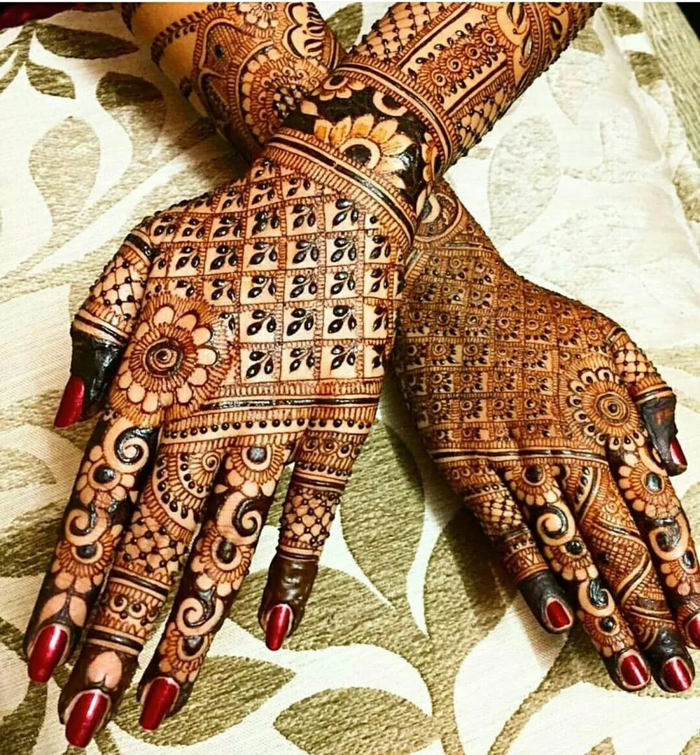 Beautiful Simple Mehndi Design #354