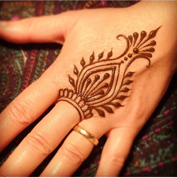 Graceful Simple Mehndi Design #357