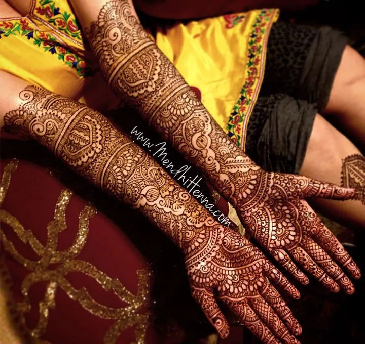 Classic Simple Mehndi Design #372
