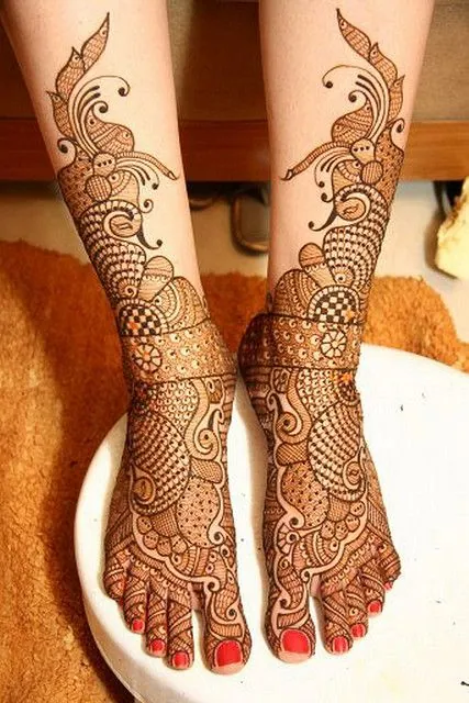 Beautiful Simple Mehndi Design #374
