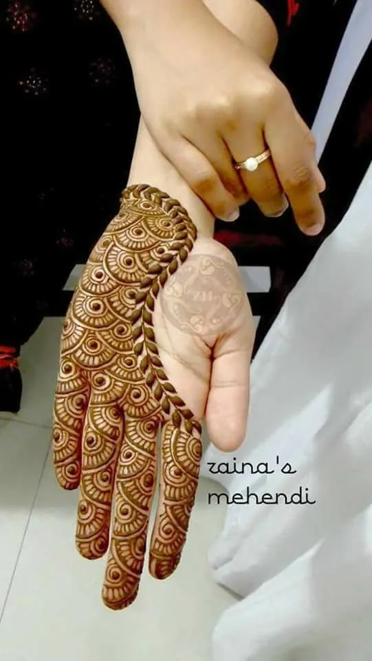 Beautiful Simple Mehndi Design #394