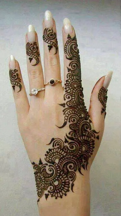 Graceful Simple Mehndi Design #397