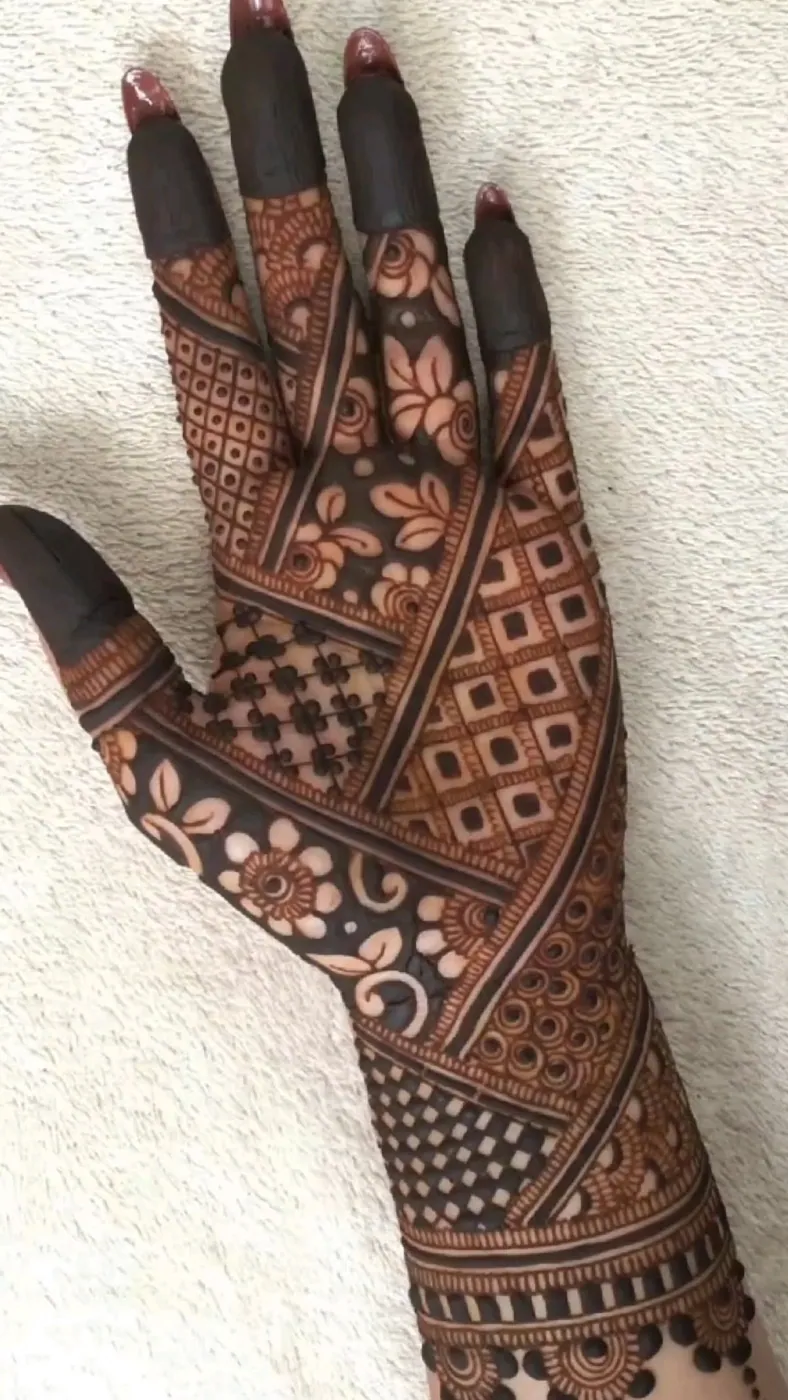 Elegant Simple Mehndi Design #80