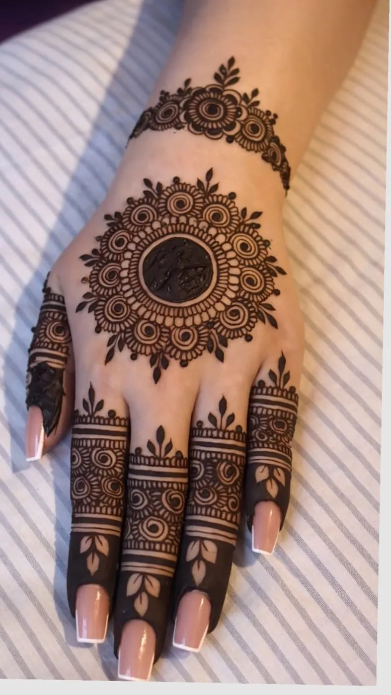 Elegant Simple Mehndi Design #90